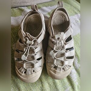 **SOLD** Keen Size 5.5 Newport Hiking Sandals